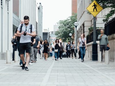 pedestrians-918471_1920